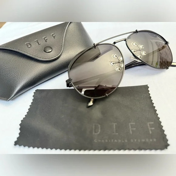 Diff Eyewear | Accessories | Diff Eyewear Aviator Sunglasses  display picture 3